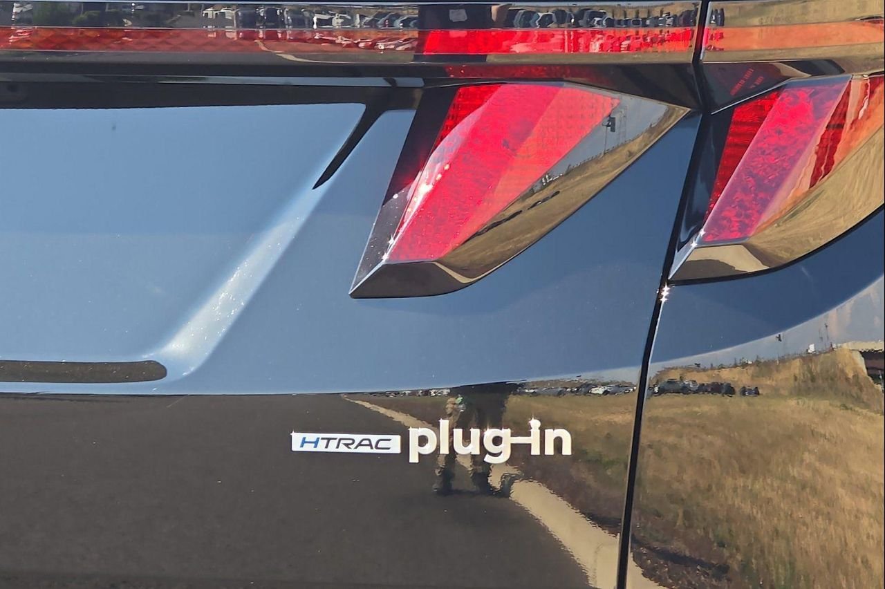 New 2026 Black Hyundai SEL image 25