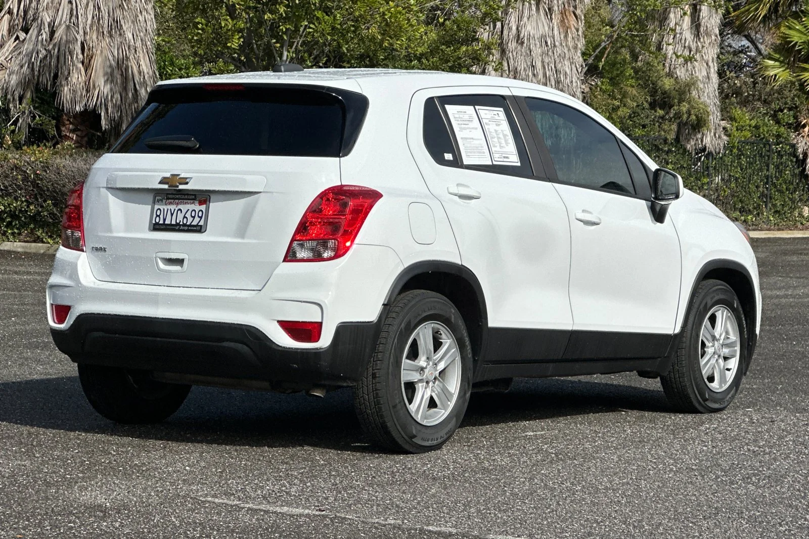 Used 2021 White Chevrolet LS image 3