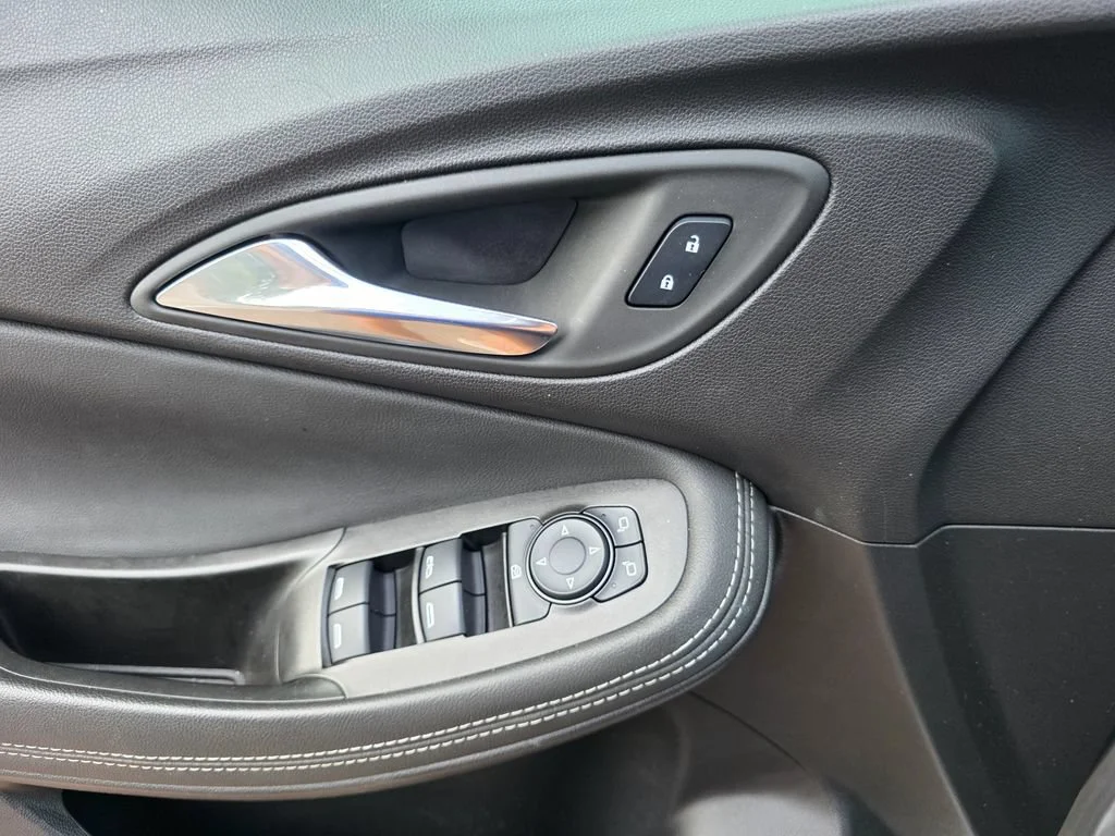 Used 2023 Moonstone Gray Metallic Buick Select image 16