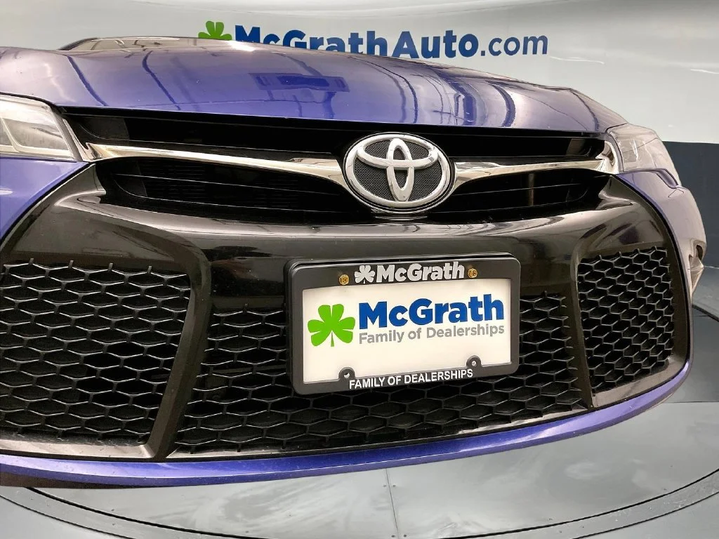Used 2016 Blue Toyota XSE V6 image 32