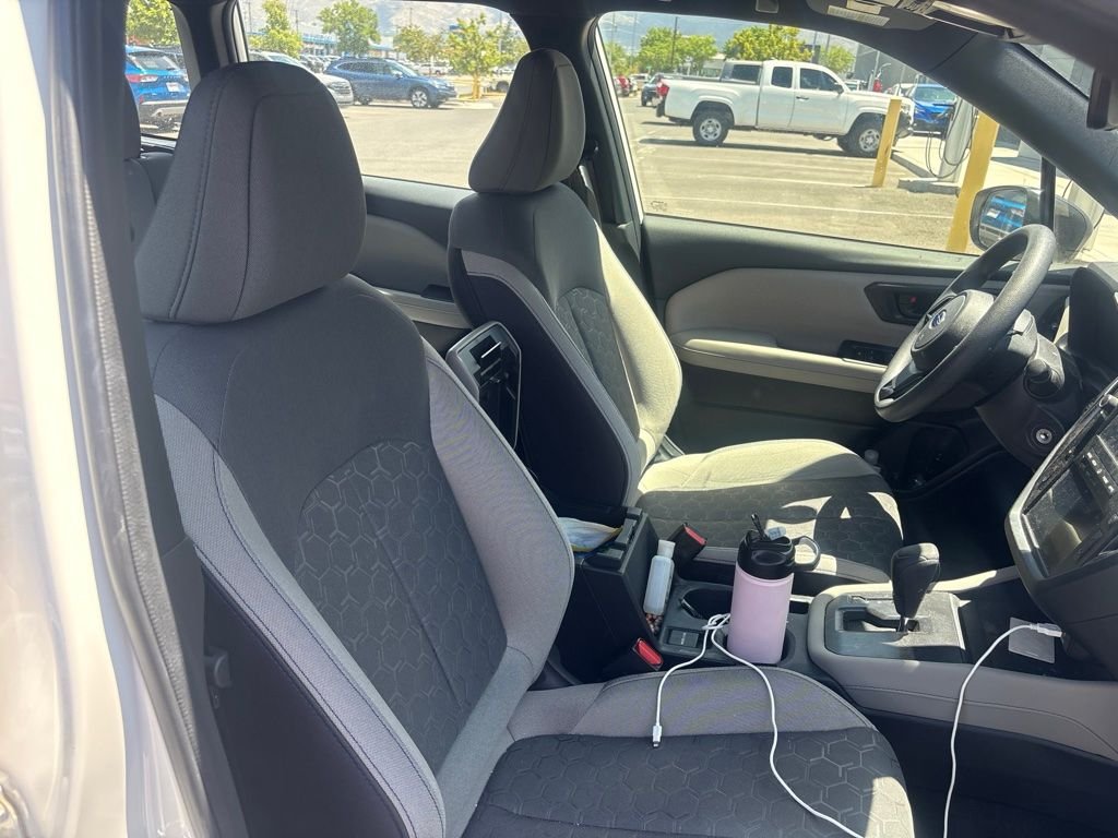 Used 2025 White Subaru Base image 11