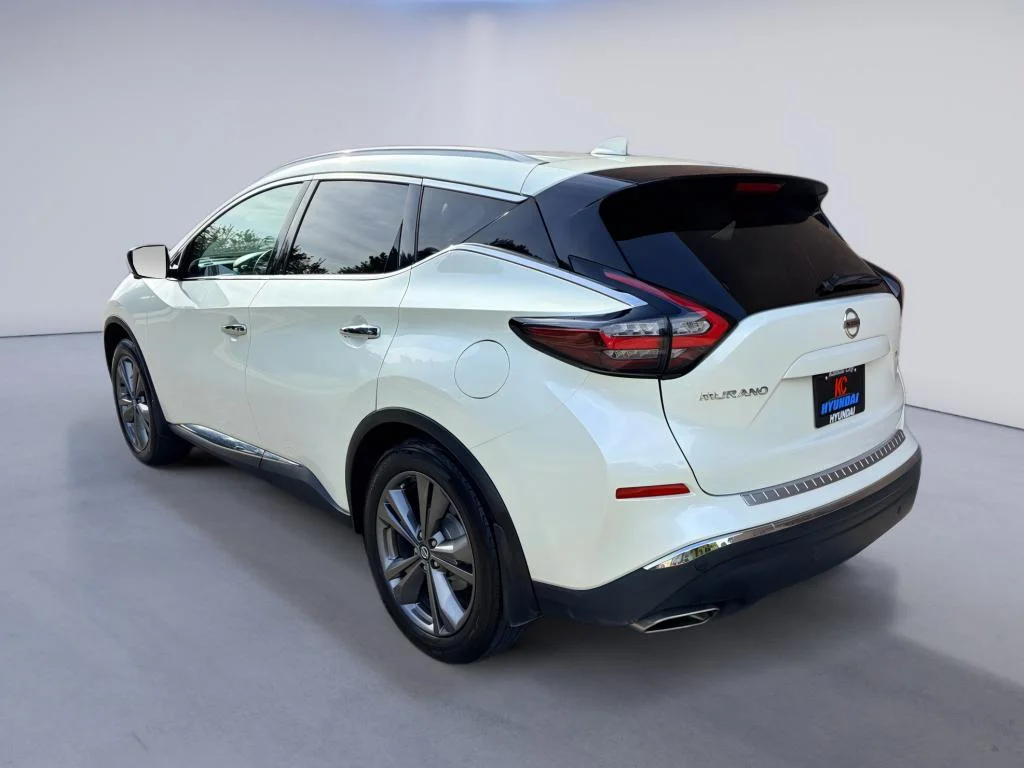 Used 2021 Pearl White Tricoat Nissan Platinum image 3