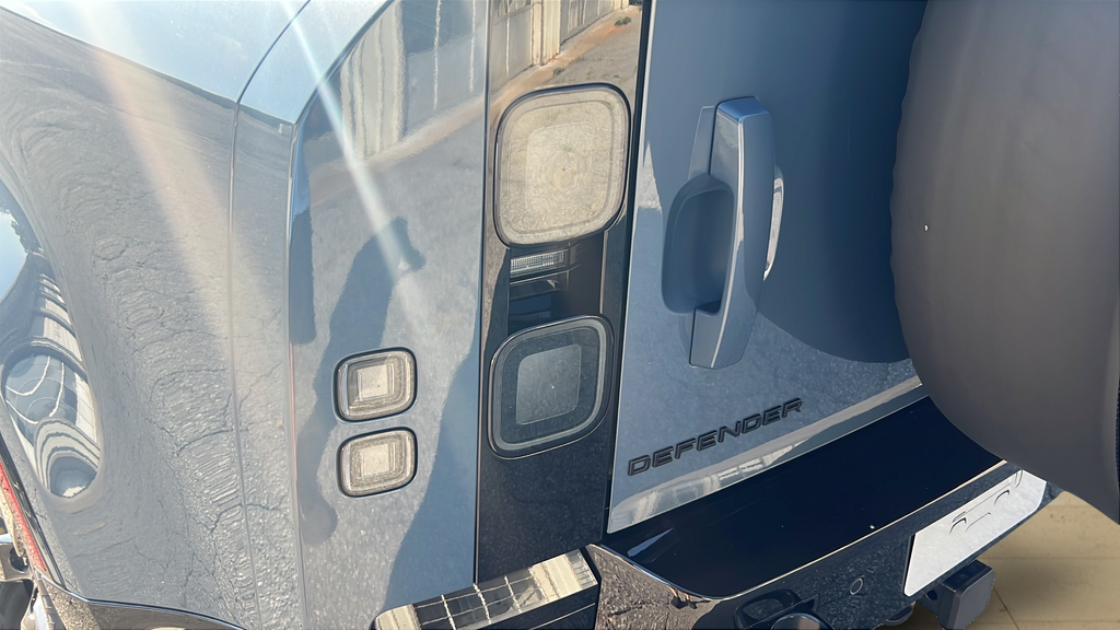 2026 Land Rover Defender X-Dynamic SE - Photo 20