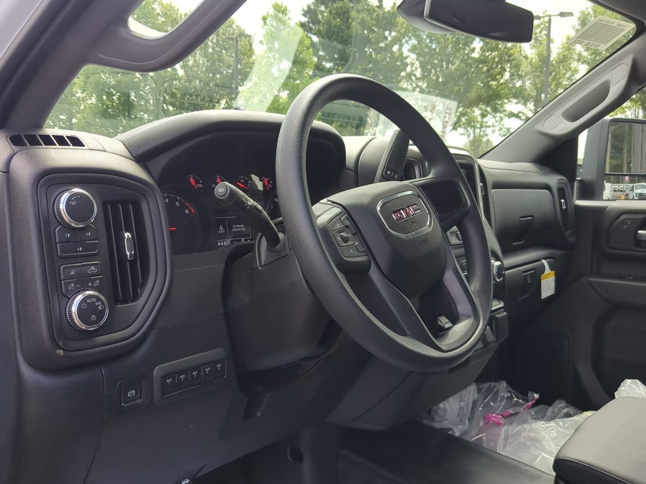 New 2026 Summit White GMC Pro image 10