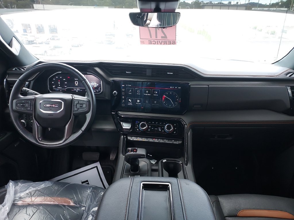 Used 2022 White GMC AT4 image 15