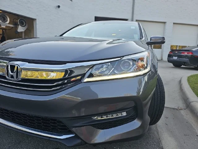 Used 2017 Gray Honda EX-L image 27