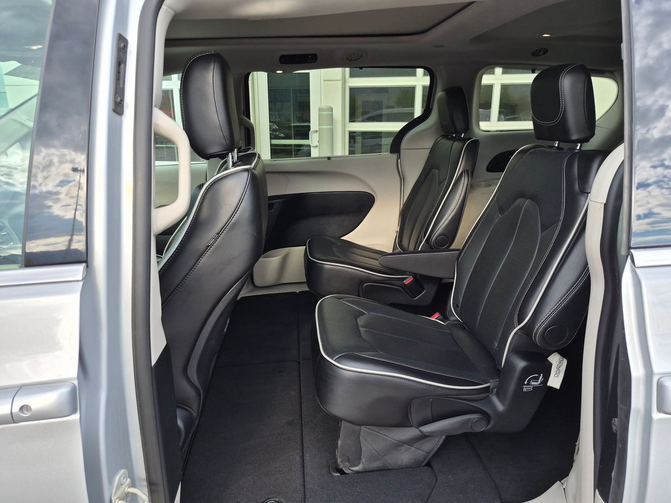 2024 Chrysler Pacifica Limited - Photo 29