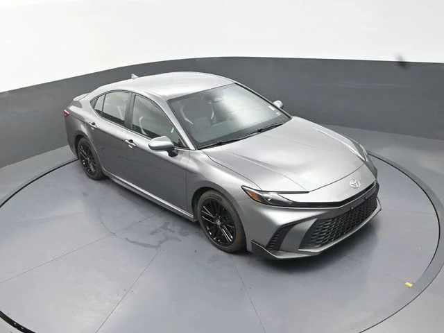 Used 2025  Toyota SE image 22