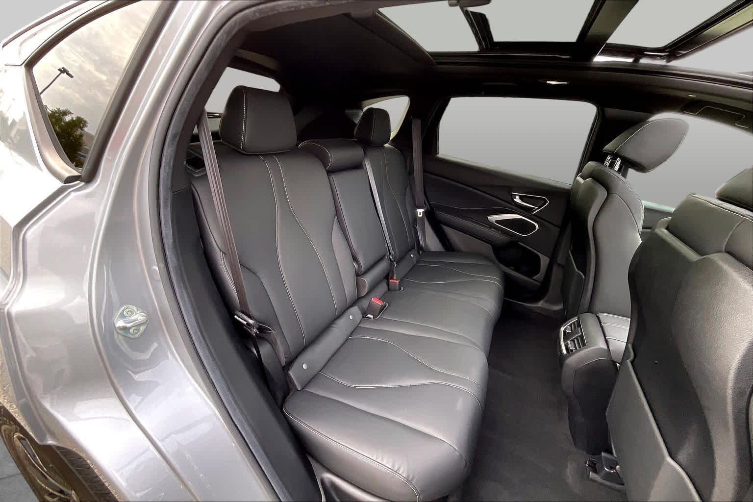 Certified Used 2025 Solar Silver Metallic Acura  image 18
