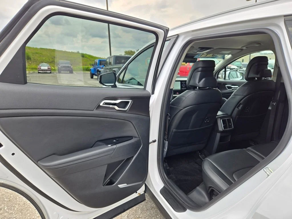 Used 2024 White Kia EX image 26