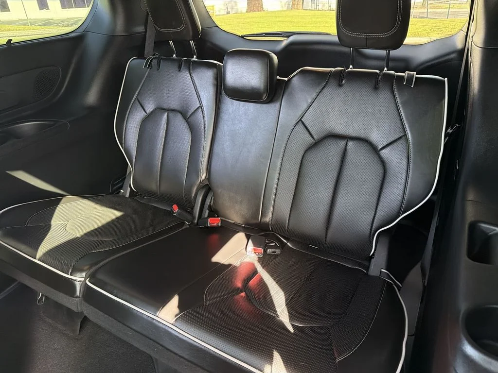 Used 2022 Black Chrysler Limited image 26