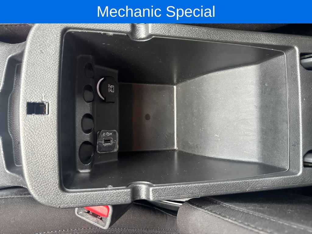 Used 2019 Green Jeep Latitude image 25