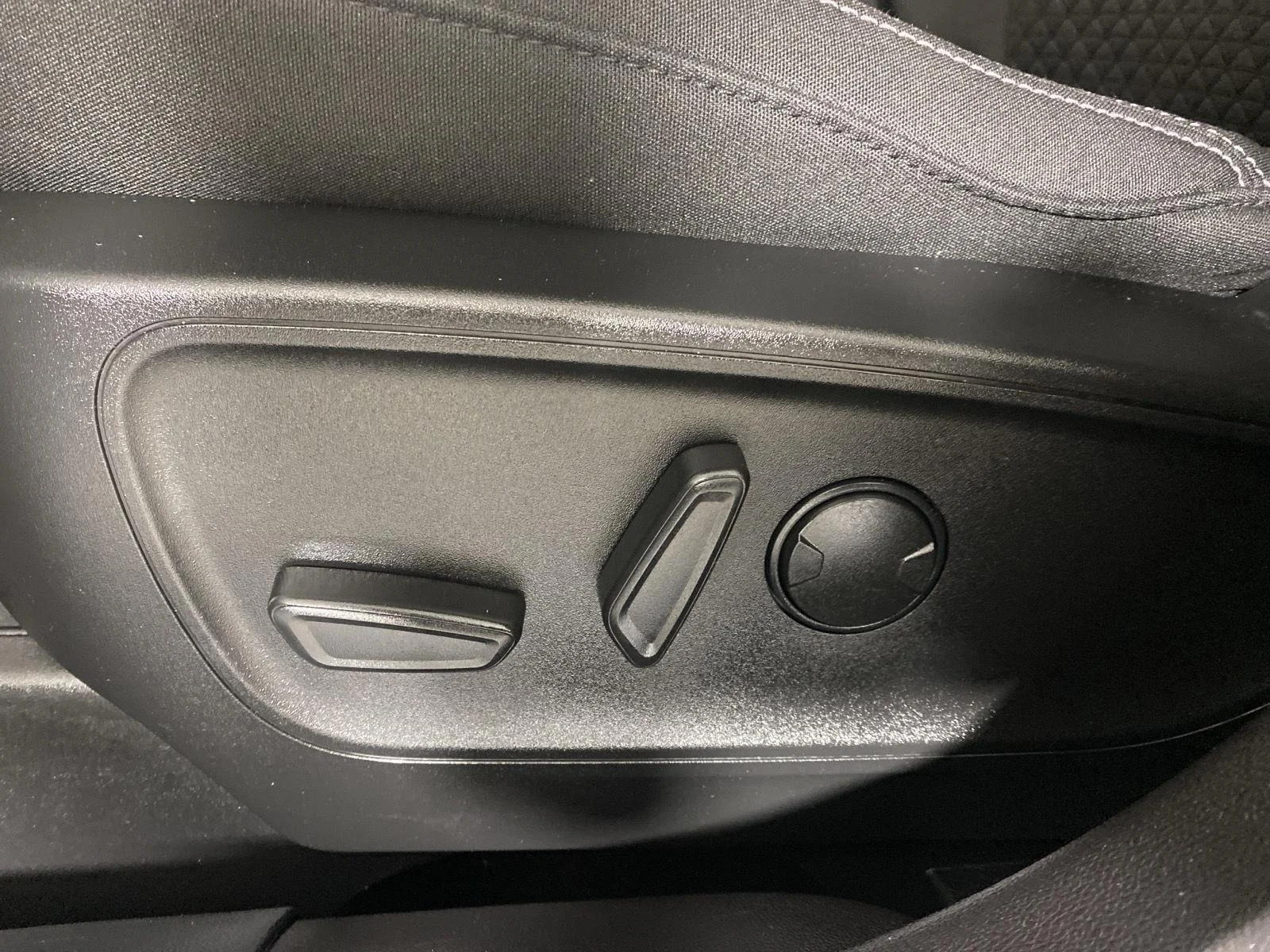 Used 2023 Iconic Silver Ford Active image 14