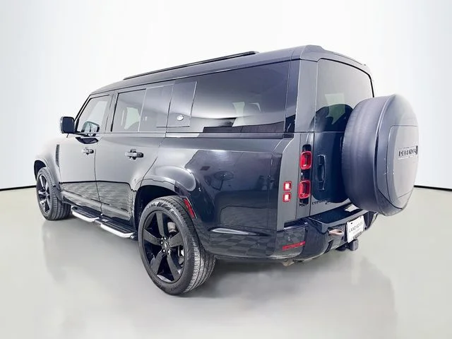 Used 2023 Black Land Rover X-Dynamic SE image 7