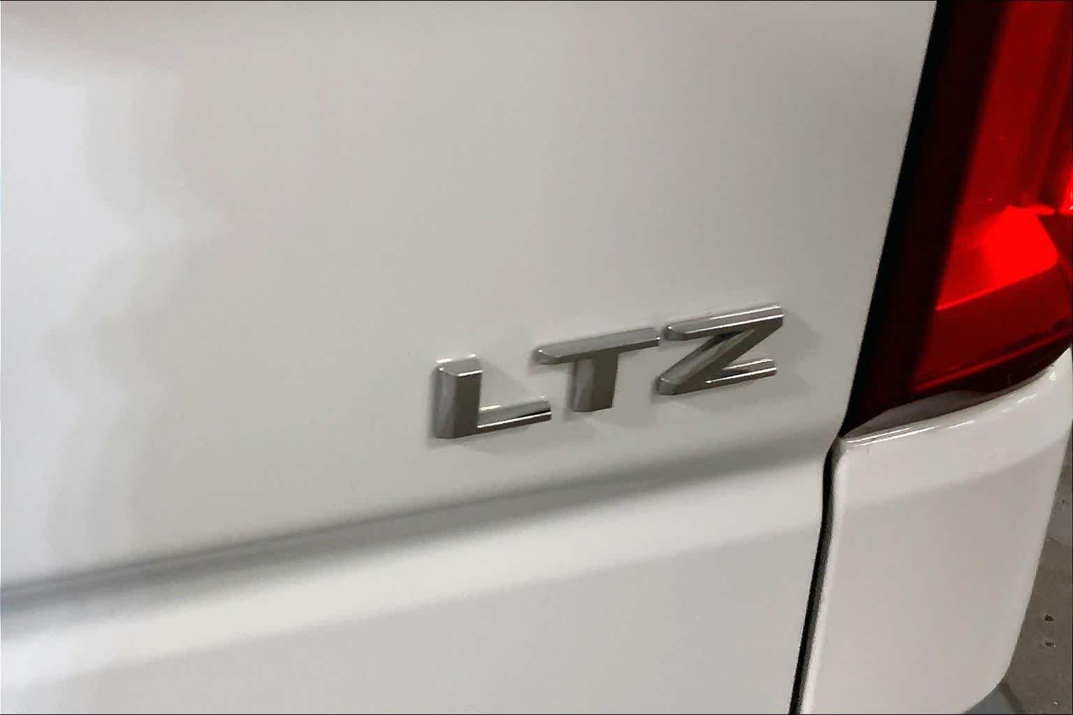 Used 2021 Summit White Chevrolet LTZ image 10