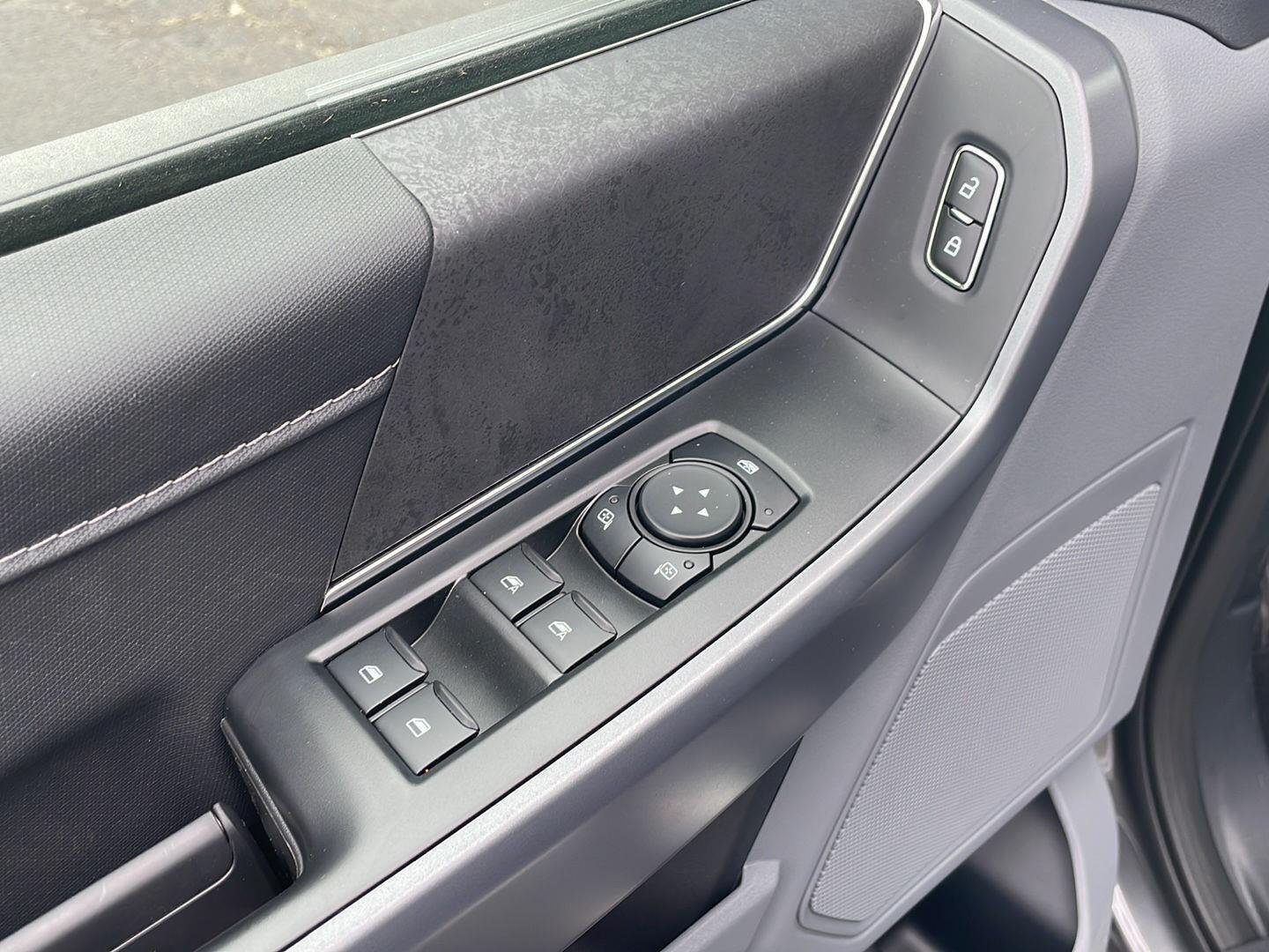 New 2026 Carbonized Gray Metallic Ford XLT image 11