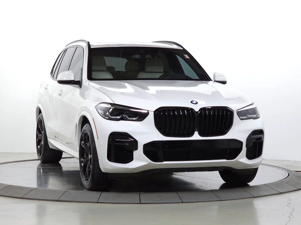 Used 2023 White BMW xDrive40i image 11