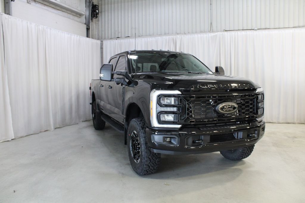 New 2026 Agate Black Metallic Ford XLT image 38