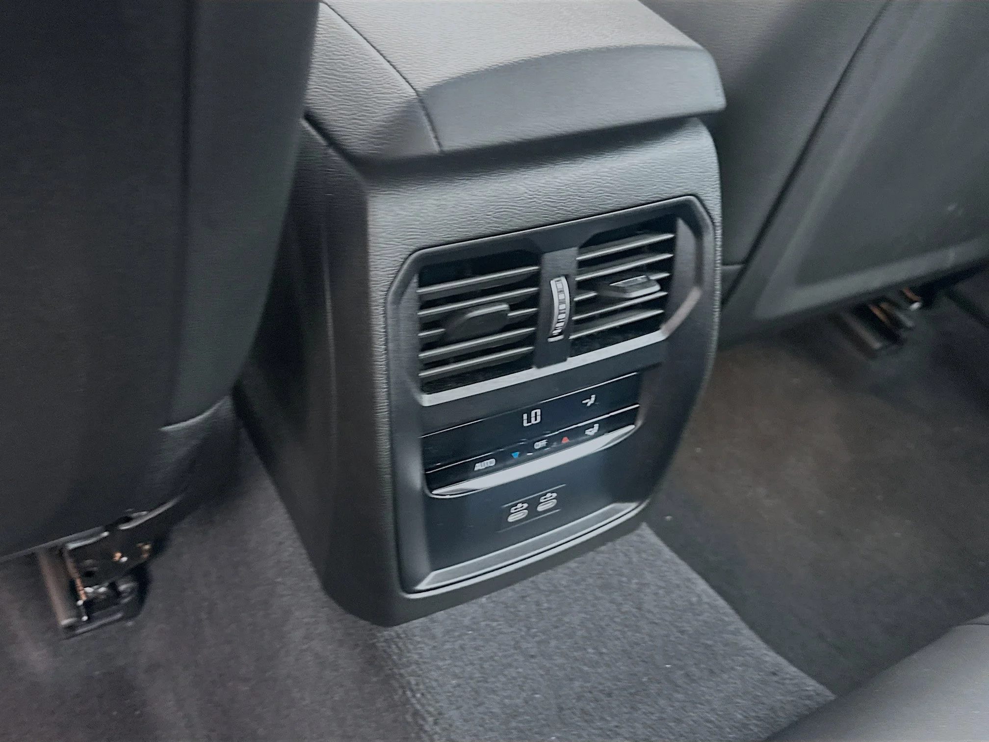 2024 BMW 3 Series 330i - Photo 22