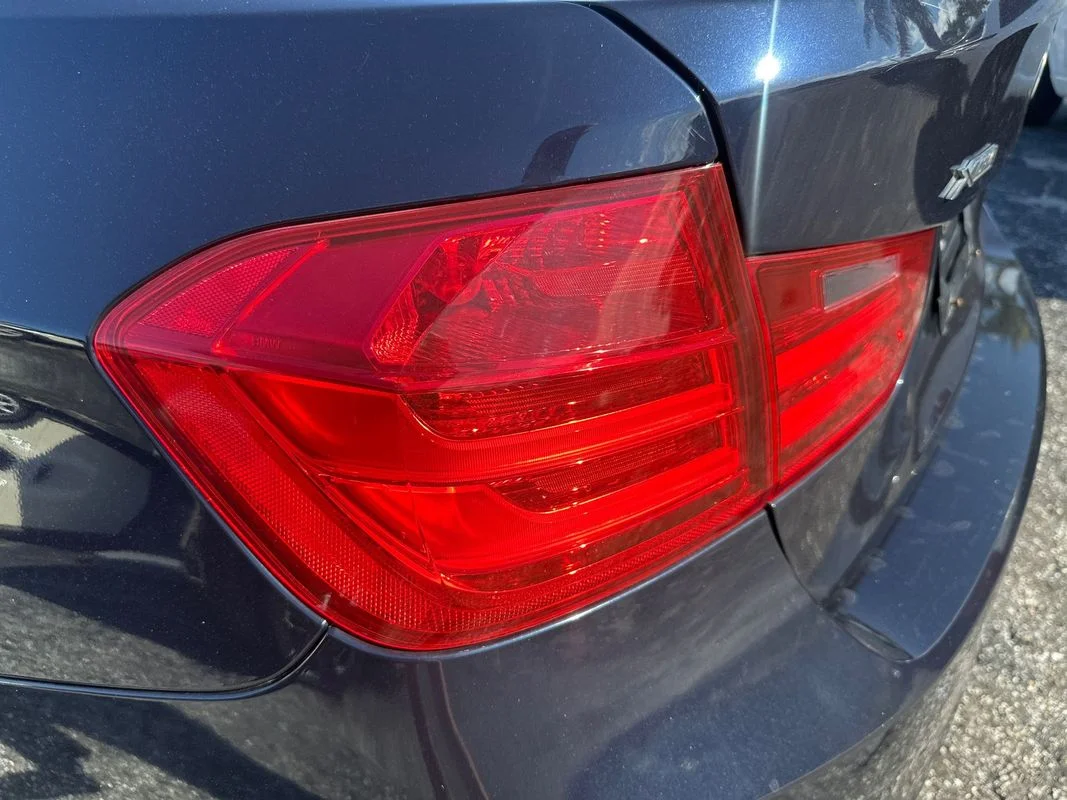 Used 2014  BMW xDrive image 14