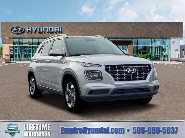 New 2026 Shimmering Silver Hyundai SEL image 11