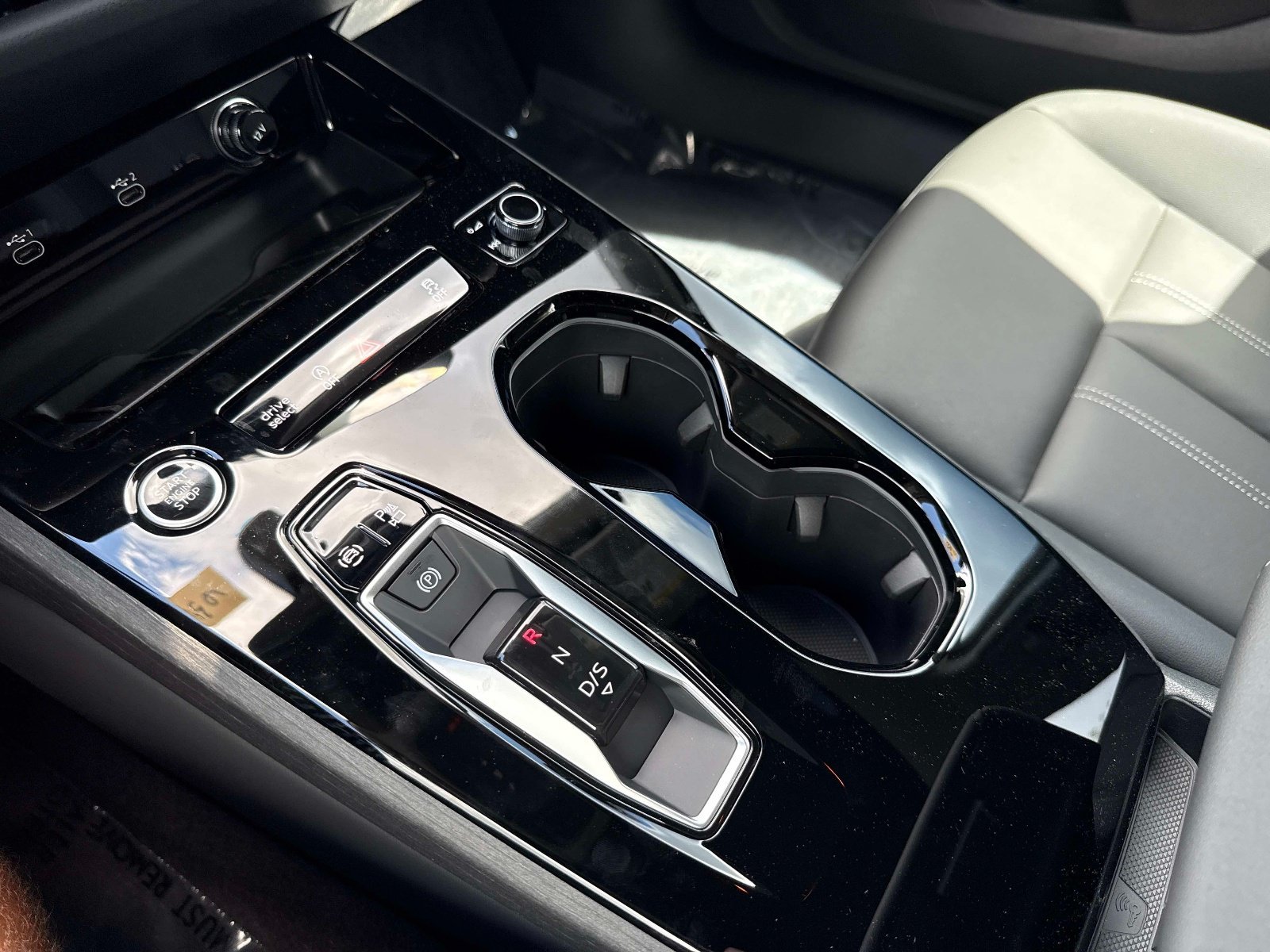 New 2026 Daytona Gray Pearl Effect Audi Premium image 27