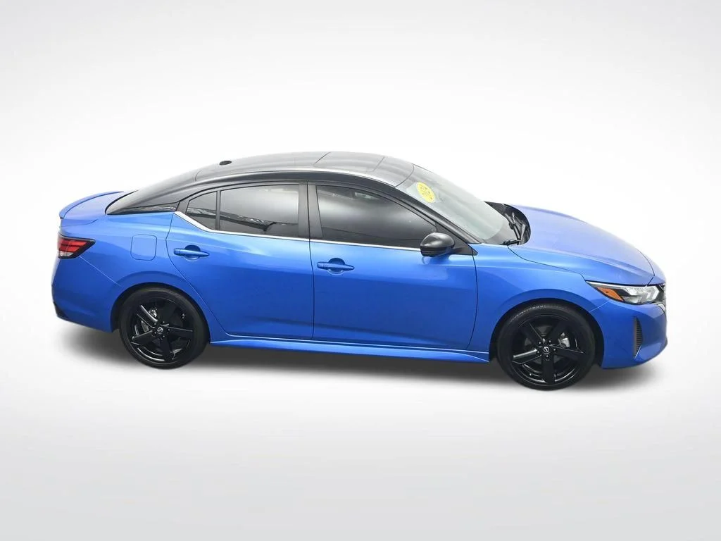 Used 2024 2t Blu Blk Roof Nissan SR image 34