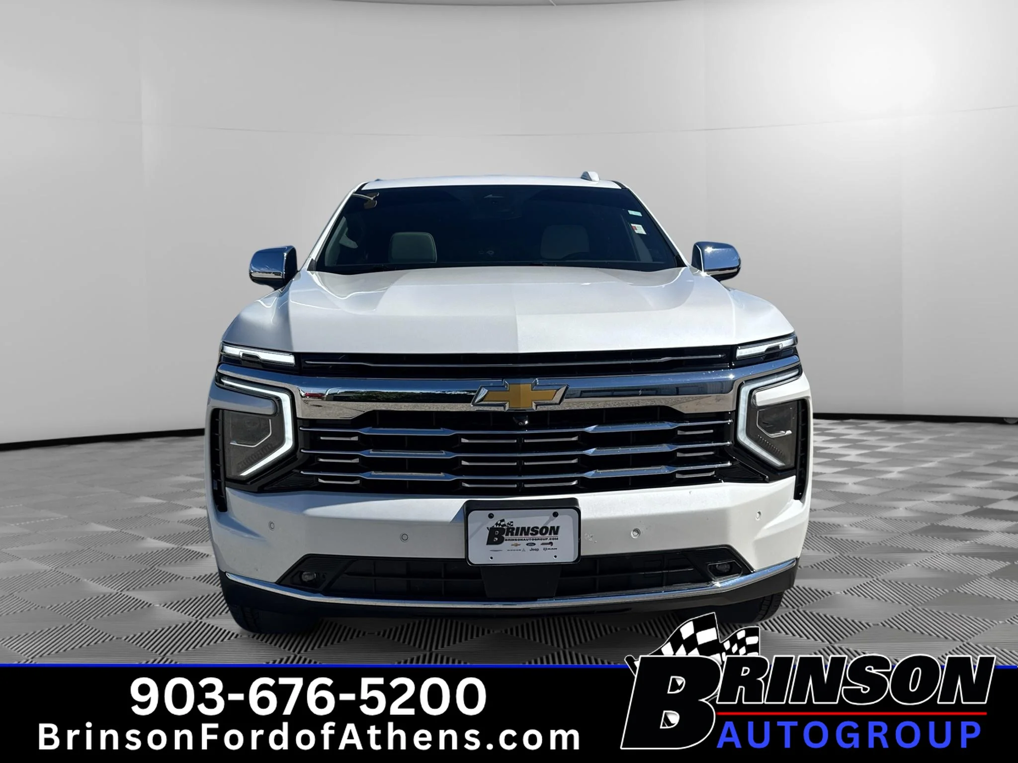 Used 2025 Iridescent Pearl Tricoat Chevrolet Premier image 2