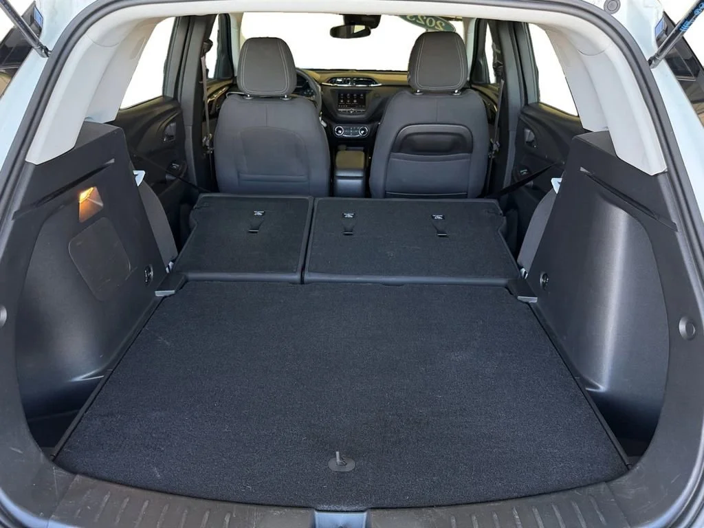 Used 2023 Summit White Chevrolet LS image 27