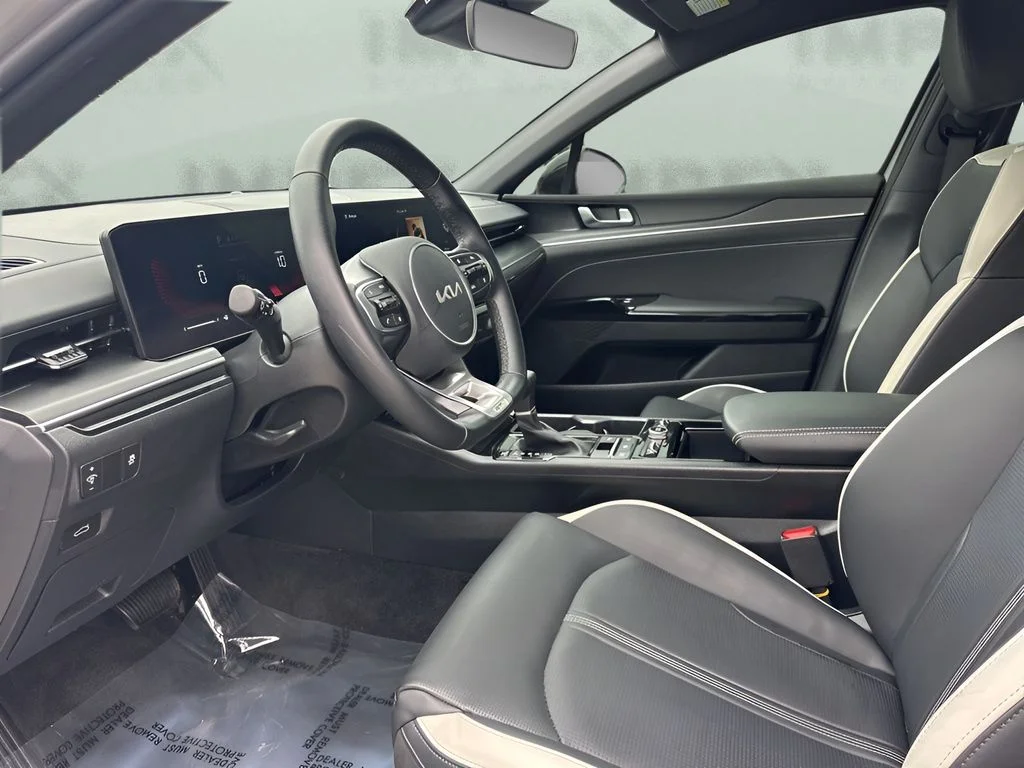 Used 2025 Gray Kia GT-Line image 9