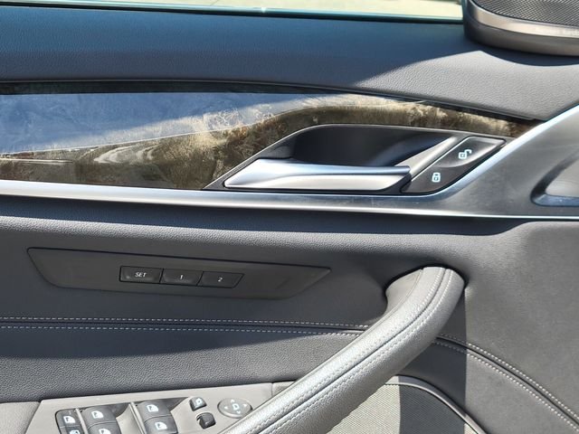 Used 2022 White BMW 540i xDrive image 19