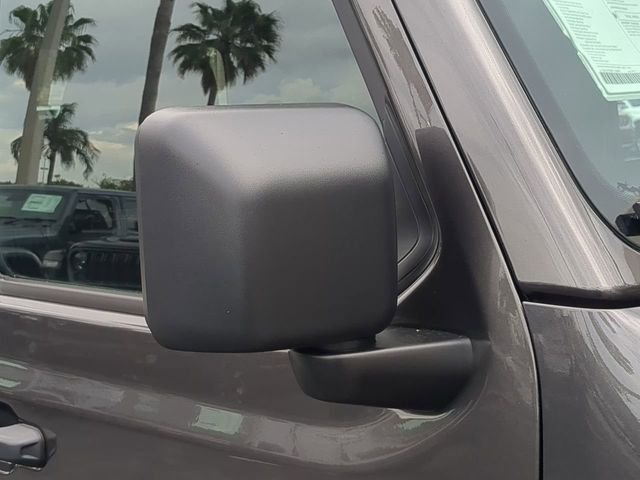 New 2026 Granite Crystal Metallic Clear-Coat Exterior Paint Jeep Mojave image 12
