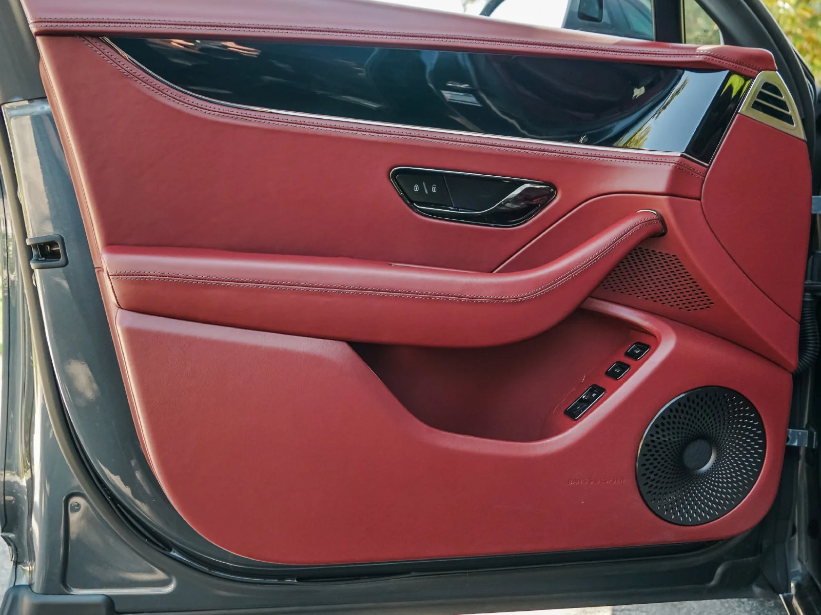 2025 Bentley Flying Spur - Photo 27