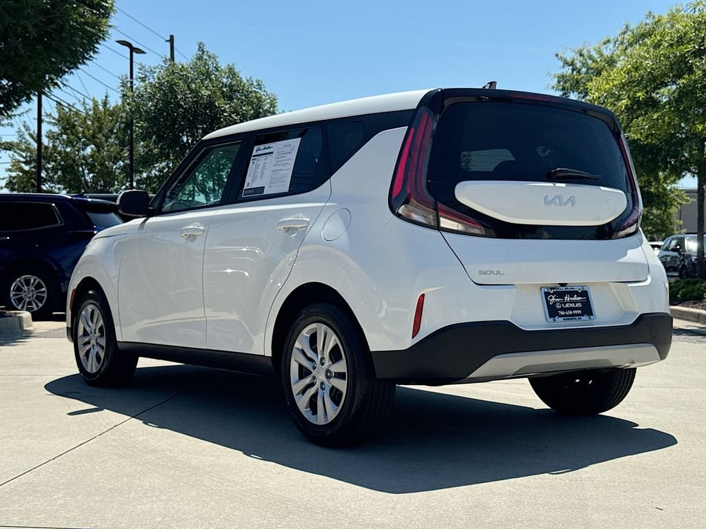 Used 2025 Snow White Pearl Kia LX image 6