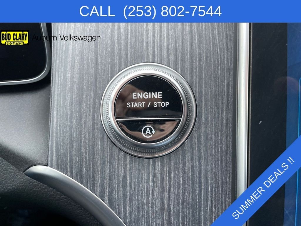 Used 2024 White Mercedes-Benz GLC 300 image 23