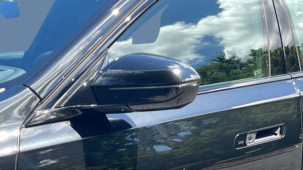 New 2026 Black Sapphire Metallic BMW 740i xDrive image 27