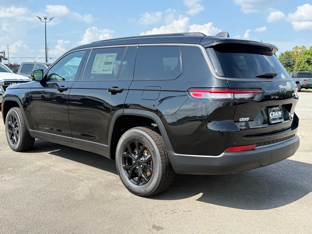 Used 2026 Black Jeep Altitude image 5