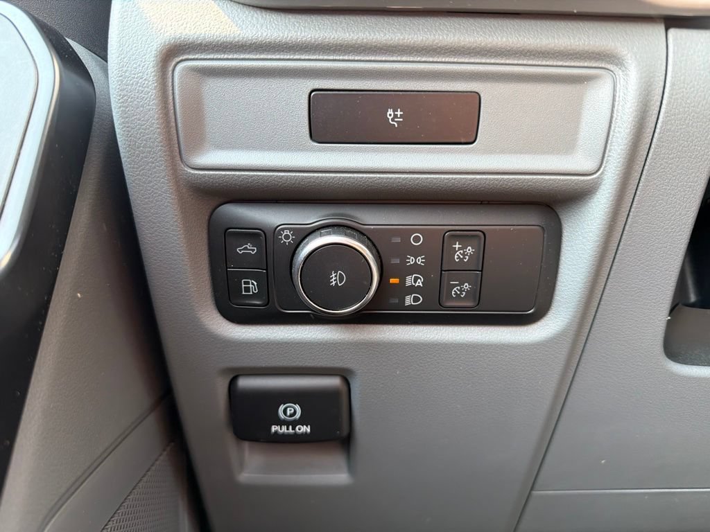 Used 2022 Oxford White Ford XL image 14