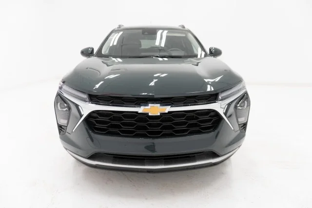Used 2025 Cypress Gray Chevrolet LT image 2
