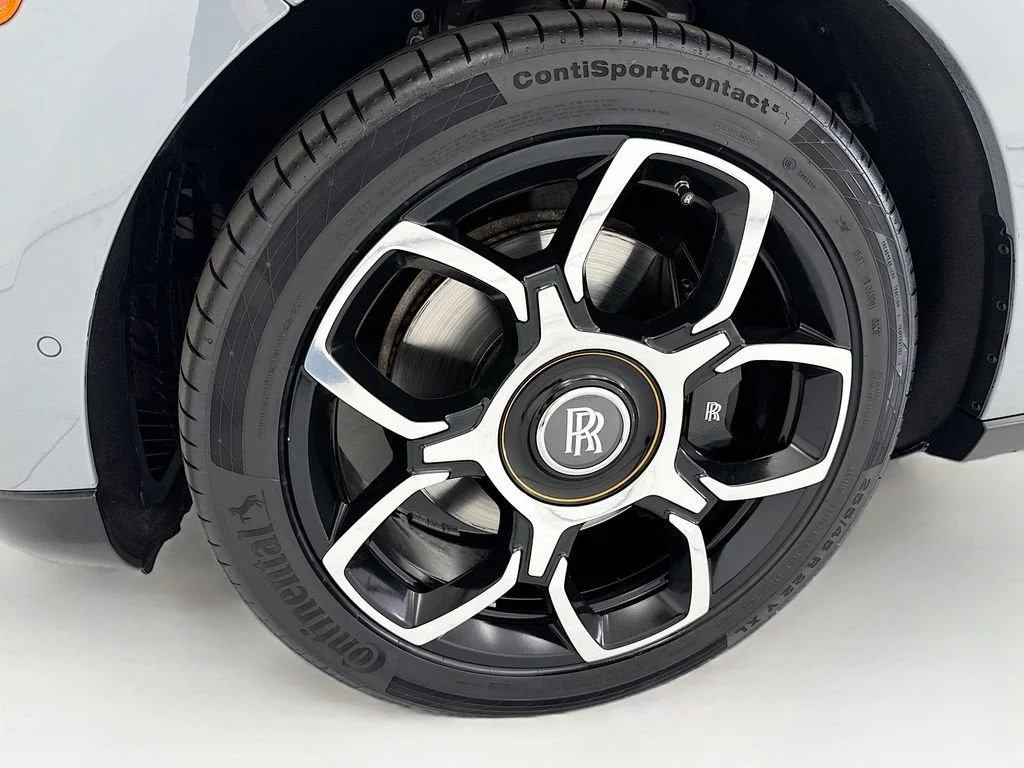 Used 2022 Burnout Gray Rolls-Royce Black Badge image 30