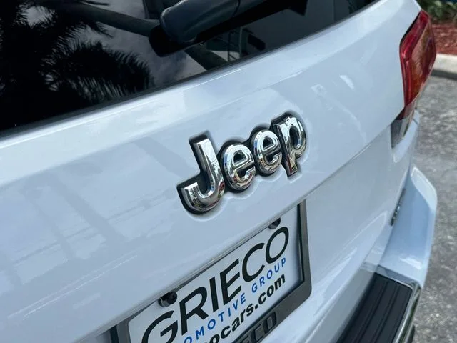 Used 2019 White Jeep Limited image 15