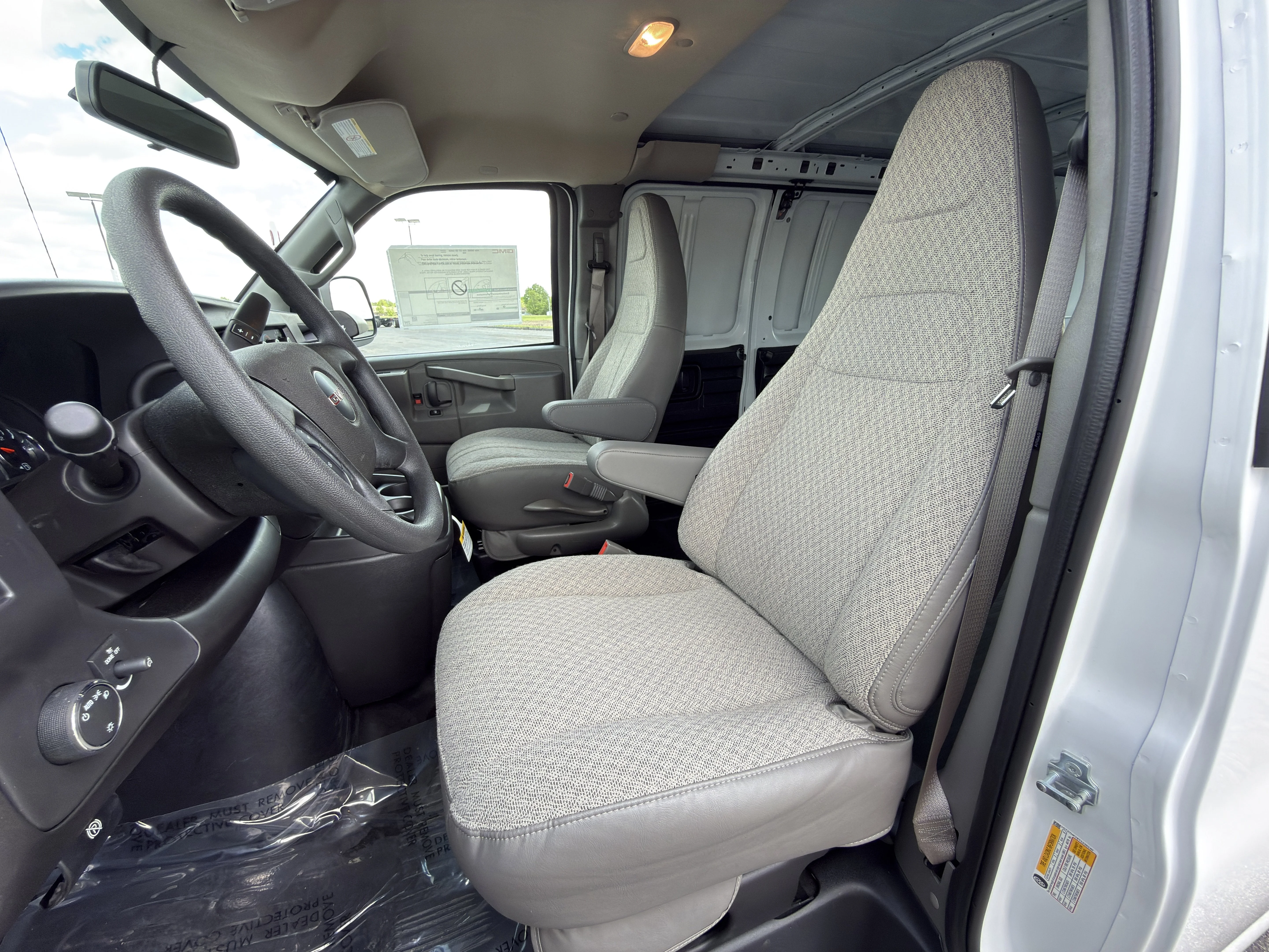 2026 GMC Savana Cargo Work Van - Photo 10