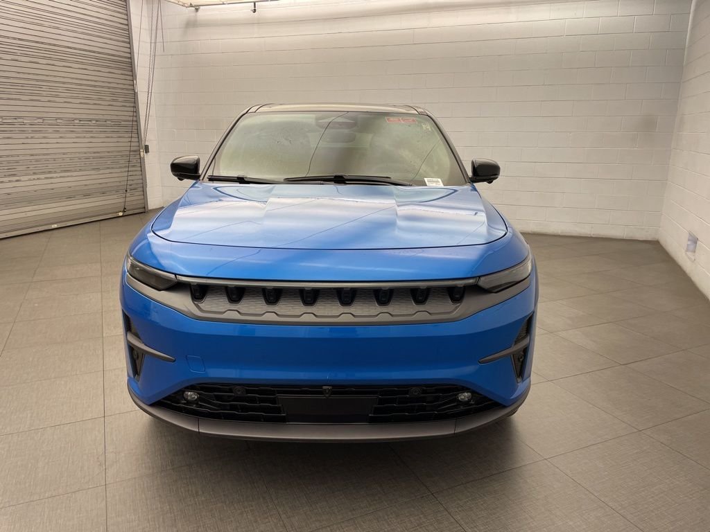 New 2025 Hydro Blue Pearl-Coat Exterior Paint Jeep Limited image 10