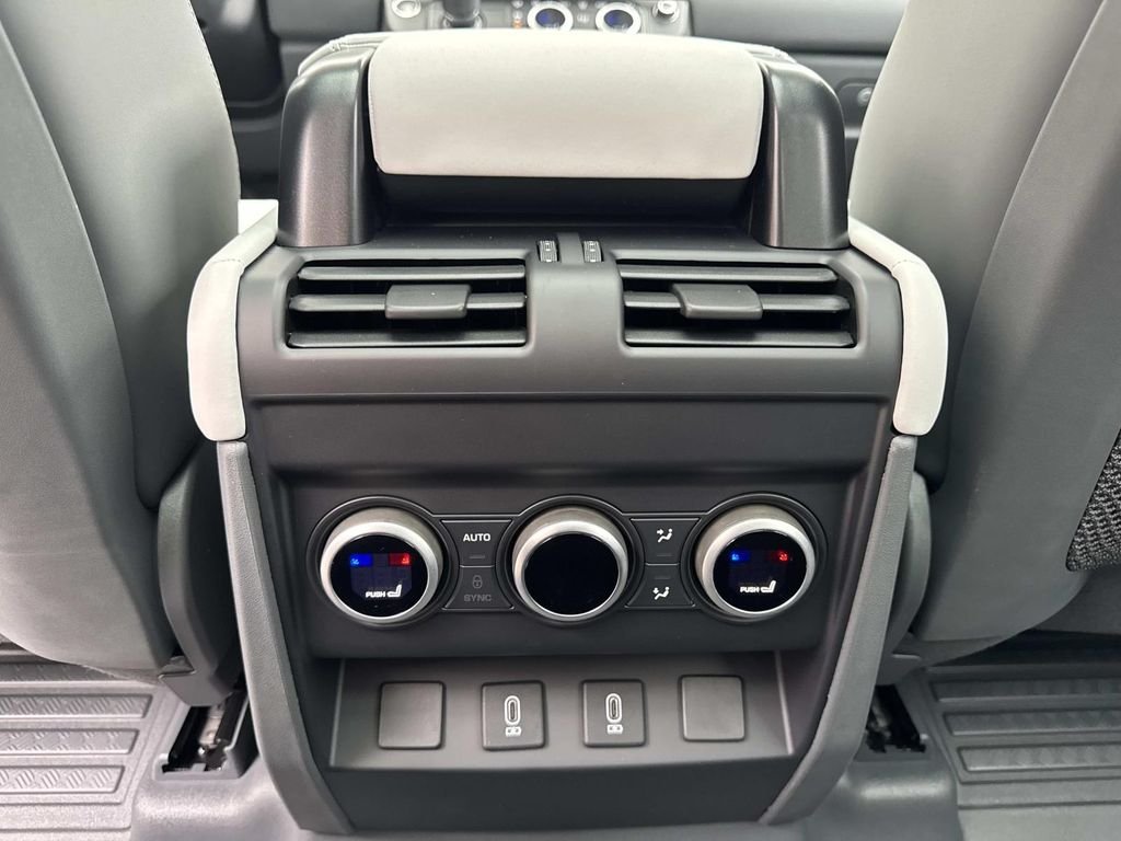 New 2026 Borasco Grey Land Rover X-Dynamic SE image 17