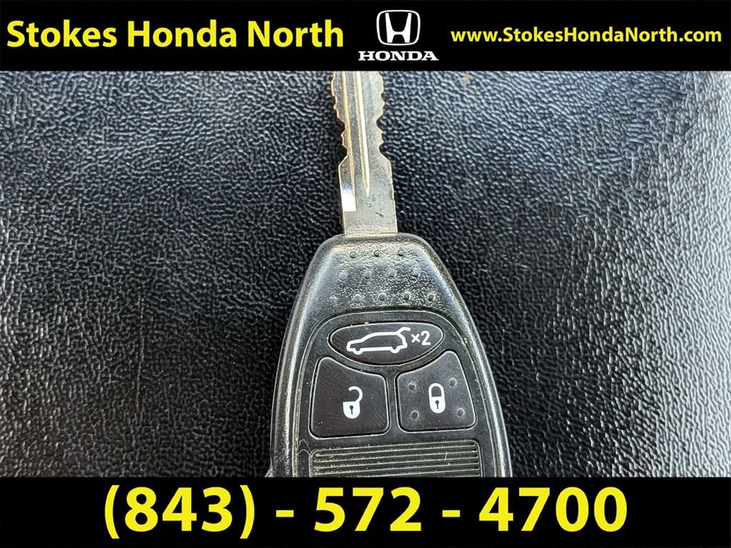 Used 2014 Red Chrysler LX image 29