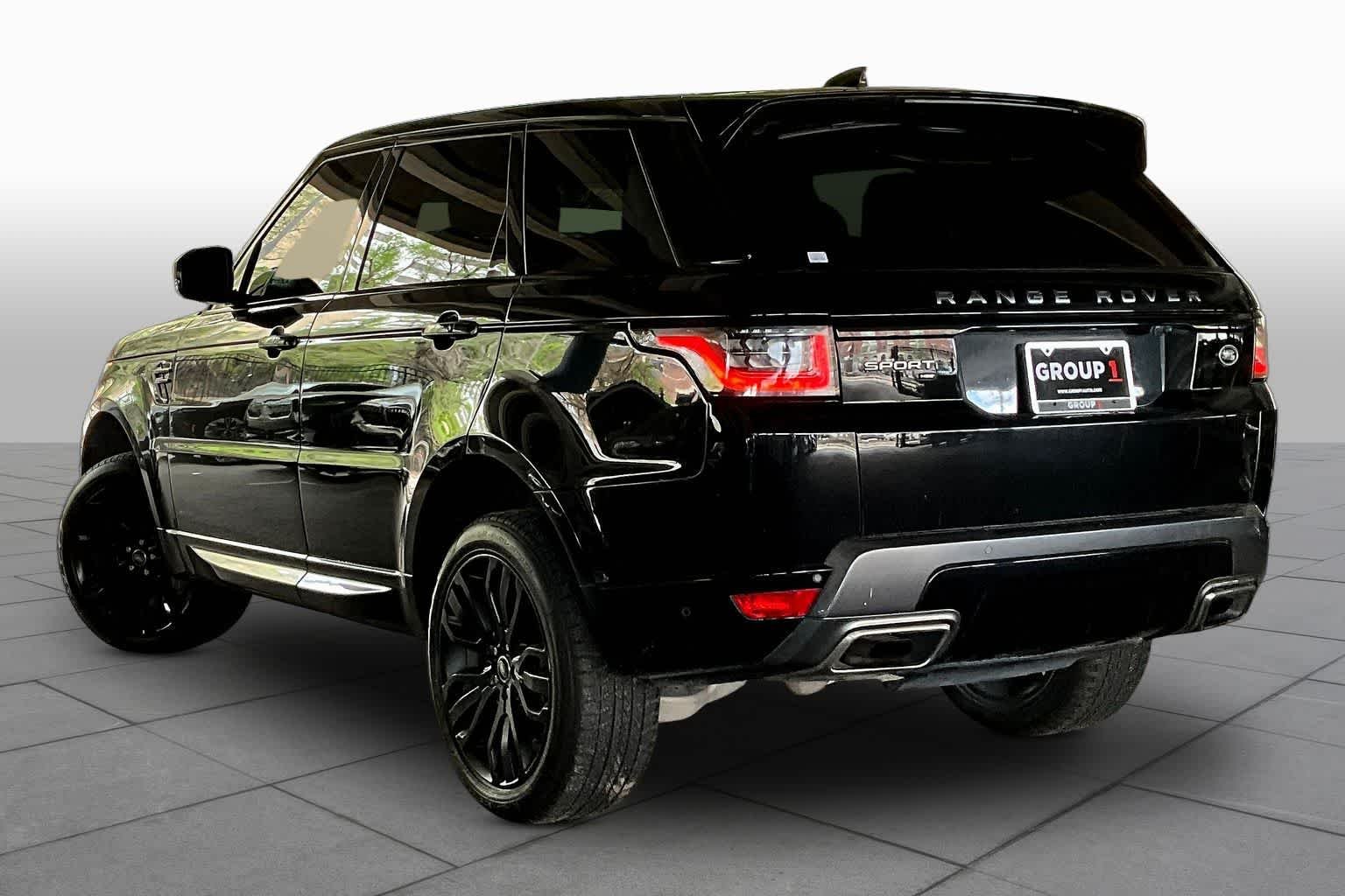 Used 2022 Santorini Black Metallic Land Rover HSE Silver Edition image 11