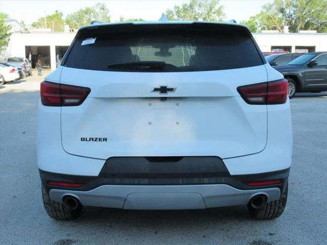 Used 2024 White Chevrolet LT image 6