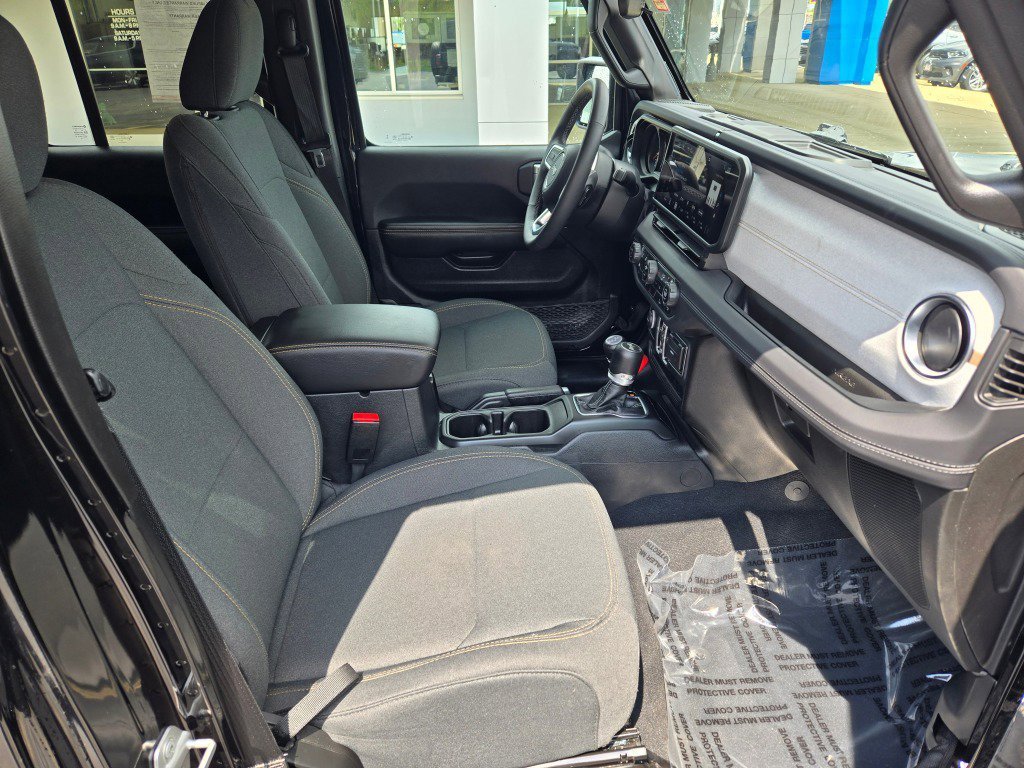 2025 Jeep Wrangler 4-Door Sahara - Photo 6