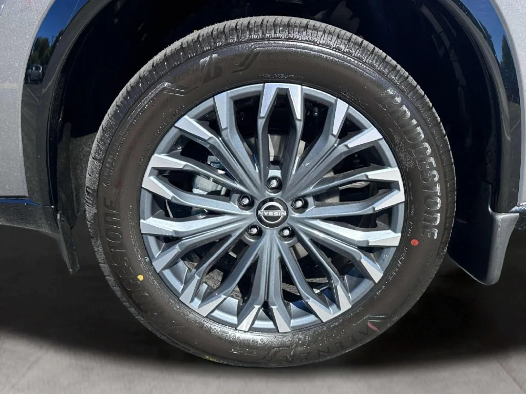 New 2026 Gun Metallic Nissan Platinum image 9