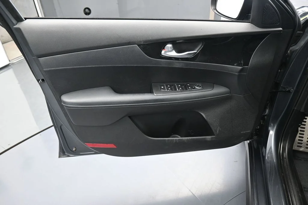 Used 2024 Gravity Gray Kia GT-Line image 13